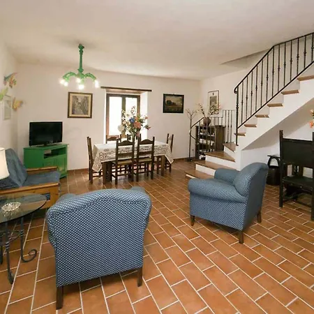 Borgo Podernovo Apartment *